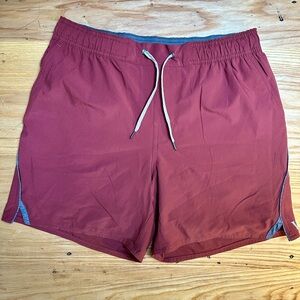 Vuori Kore Shorts - Brick - Medium